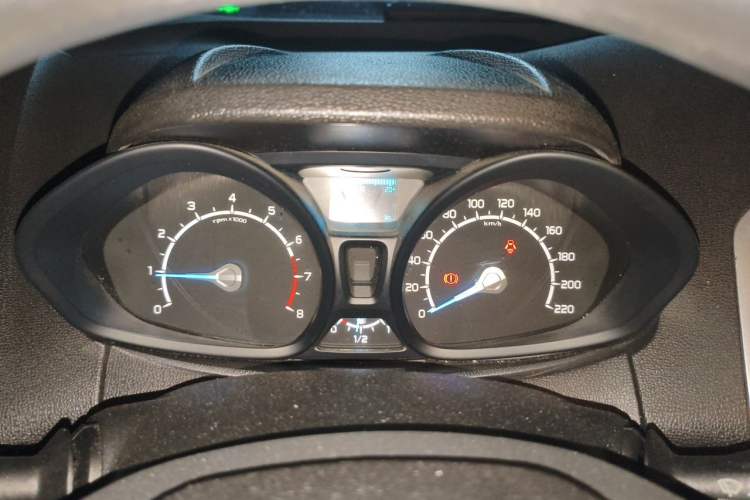 Used Ford EcoSport 2013 1.5L Automatic Fashion Model Instrument Cluster