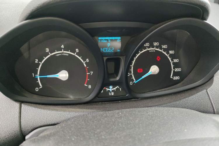 Used Ford EcoSport 2013 1.5L Automatic Fashion Model Instrument Cluster