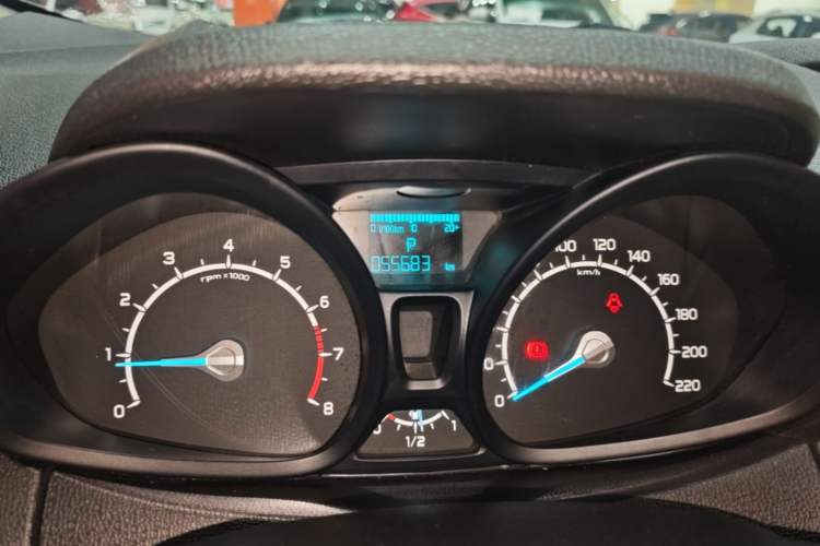 Used Ford EcoSport 2013 1.5L Automatic Fashion Model Instrument Cluster
