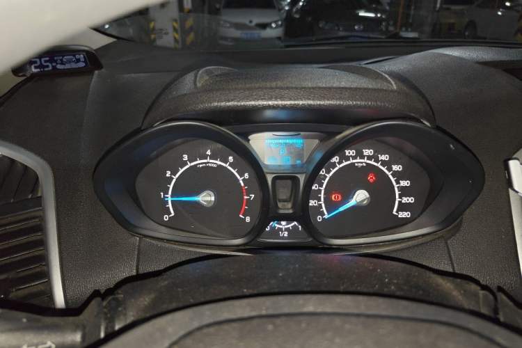 Used Ford EcoSport 2013 1.5L Automatic Fashion Model Instrument Cluster
