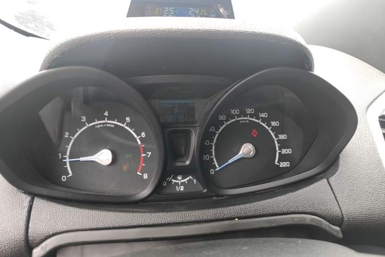 Used Ford EcoSport 2013 1.5L Automatic Fashion Model Instrument Cluster