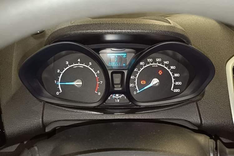 Used Ford EcoSport 2013 1.5L Automatic Fashion Model Instrument Cluster