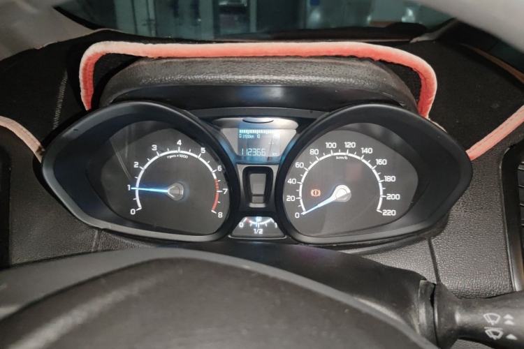Used Ford EcoSport 2013 1.5L Manual Fashion Model Instrument Cluster