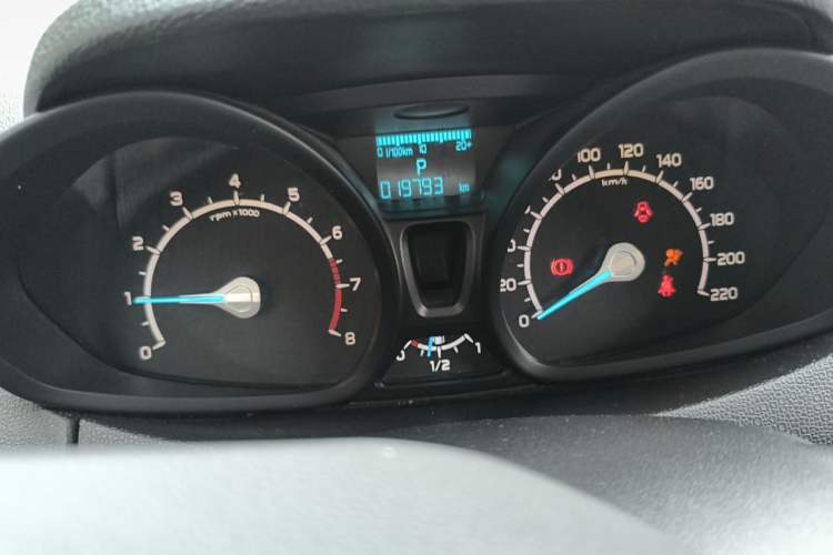 Used Ford EcoSport 2013 1.5L Automatic Fashion Model Instrument Cluster