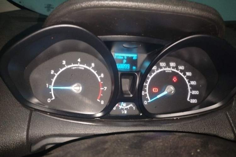 Used Ford EcoSport 2013 1.5L Automatic Fashion Model Instrument Cluster