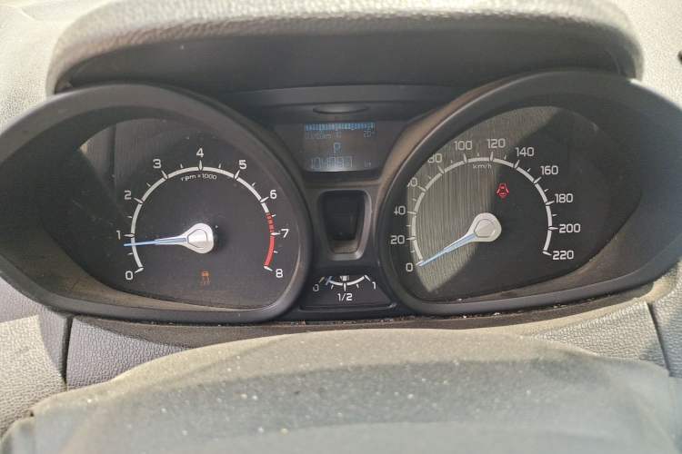 Used Ford EcoSport 2013 1.5L Automatic Fashion Model Instrument Cluster
