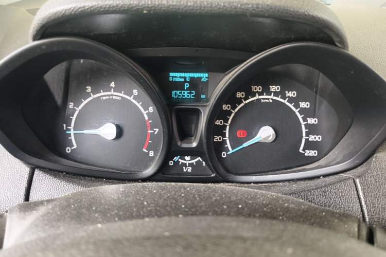 Used Ford EcoSport 2013 1.5L Automatic Fashion Model Instrument Cluster