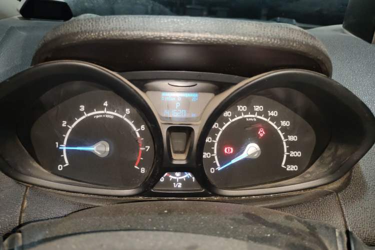 Used Ford EcoSport 2013 1.5L Automatic Fashion Model Instrument Cluster