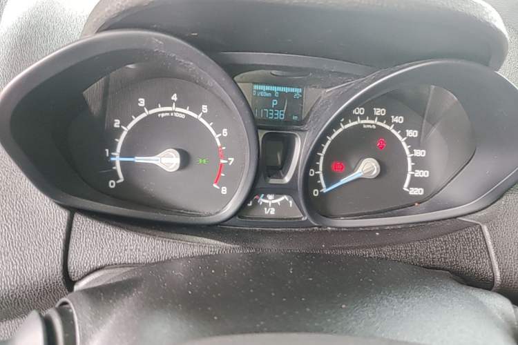 Used Ford EcoSport 2013 1.5L Automatic Fashion Model Instrument Cluster