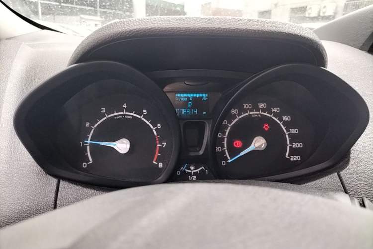 Used Ford EcoSport 2013 1.5L Automatic Fashion Model Instrument Cluster