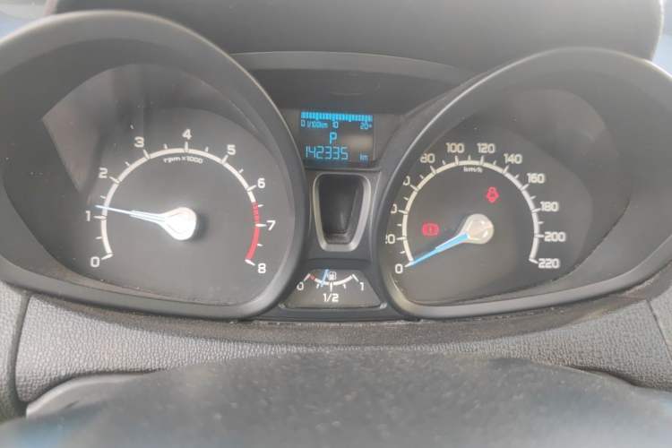 Used Ford EcoSport 2013 1.5L Automatic Fashion Model Instrument Cluster