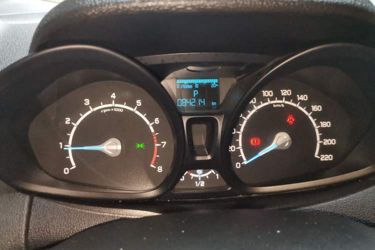 Used Ford EcoSport 2013 1.5L Automatic Fashion Model Instrument Cluster