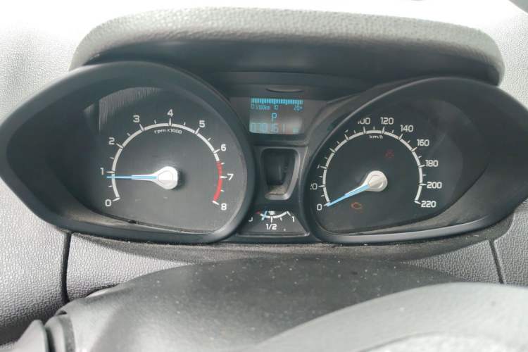 Used Ford EcoSport 2013 1.5L Automatic Fashion Model Instrument Cluster