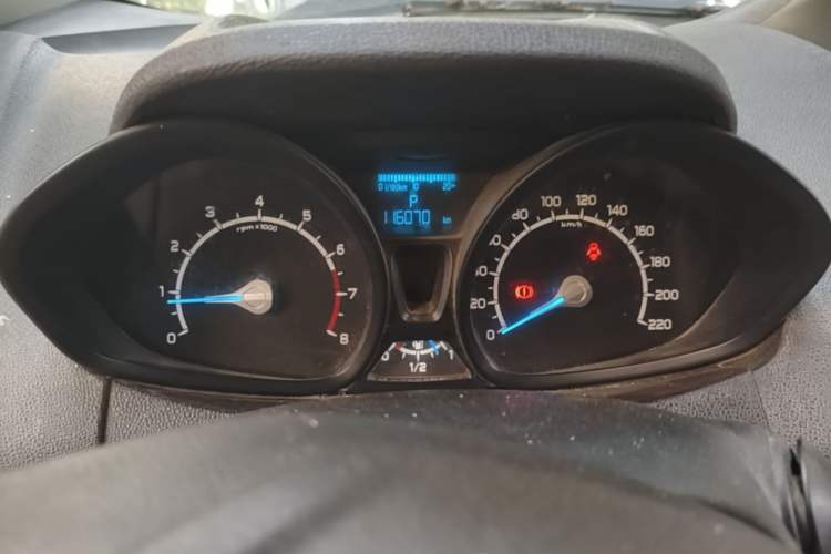 Used Ford EcoSport 2013 1.5L Automatic Fashion Model Instrument Cluster