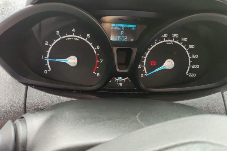 Used Ford EcoSport 2013 1.5L Automatic Fashion Model Instrument Cluster