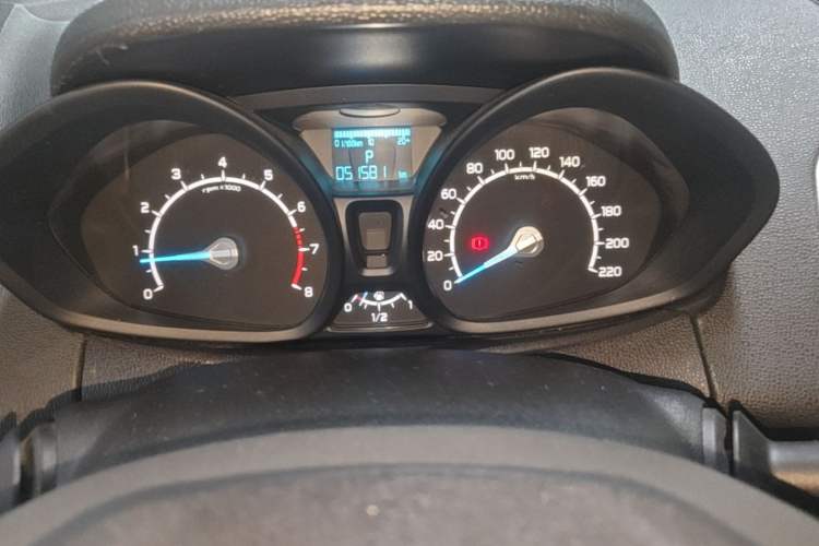 Used Ford EcoSport 2013 1.5L Automatic Fashion Model Instrument Cluster