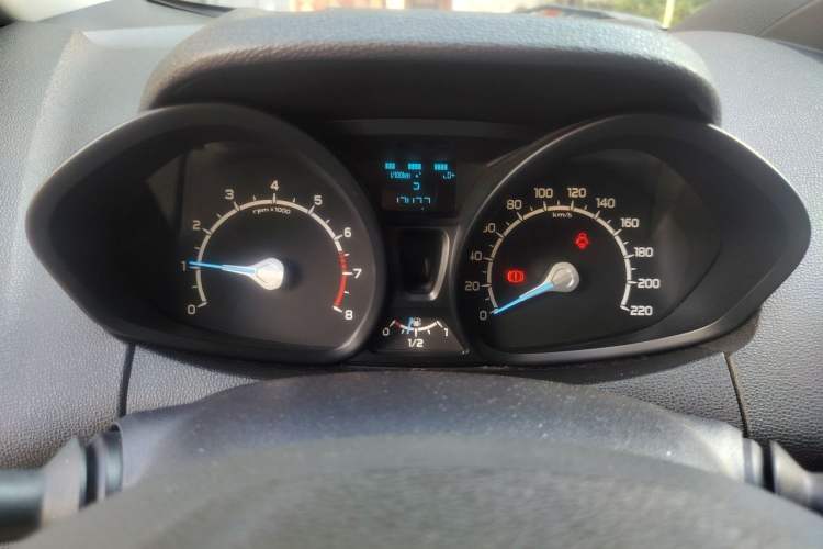 Used Ford EcoSport 2013 1.5L Automatic Fashion Model Instrument Cluster
