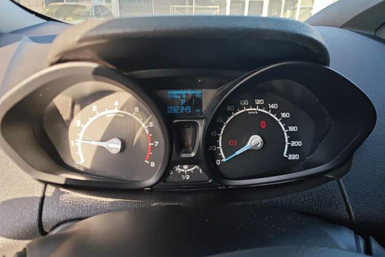 Used Ford EcoSport 2013 1.5L Automatic Fashion Model Instrument Cluster