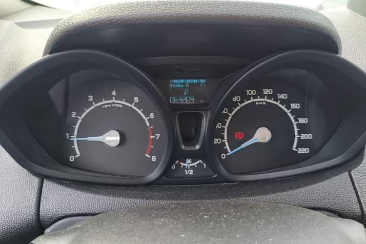 Used Ford EcoSport 2013 1.5L Automatic Fashion Model Instrument Cluster