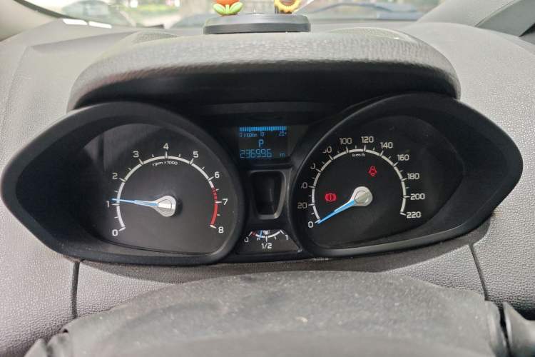 Used Ford EcoSport 2013 1.5L Automatic Fashion Model Instrument Cluster
