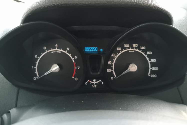 Used Ford EcoSport 2013 1.5L Automatic Fashion Model Instrument Cluster