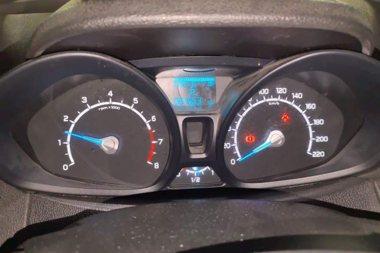 Used Ford EcoSport 2013 1.5L Automatic Fashion Model Instrument Cluster