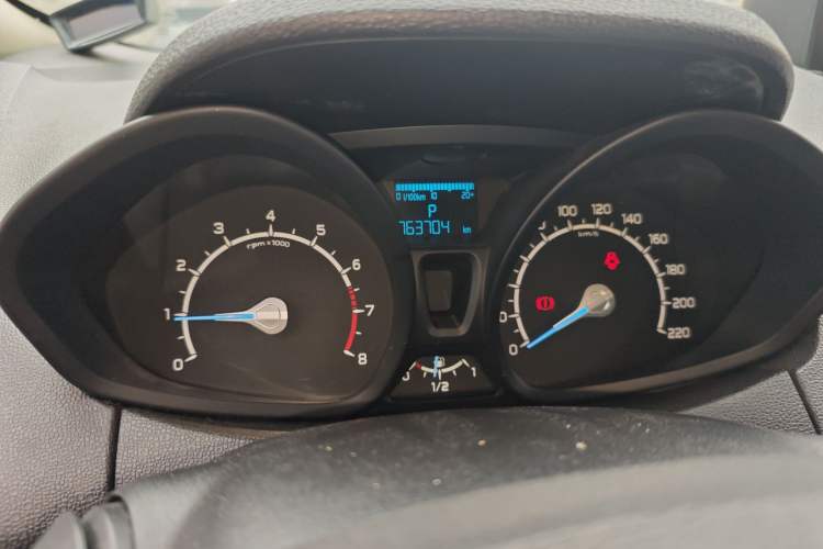 Used Ford EcoSport 2013 1.5L Automatic Fashion Model Instrument Cluster