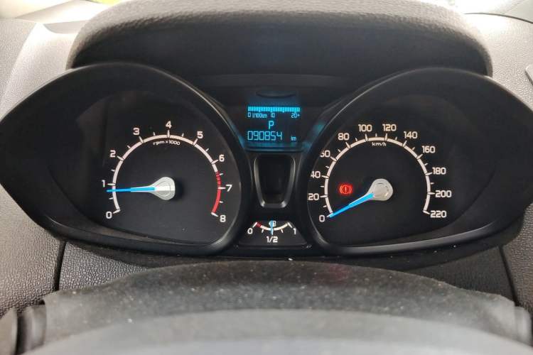 Used Ford EcoSport 2013 1.5L Automatic Fashion Model Instrument Cluster