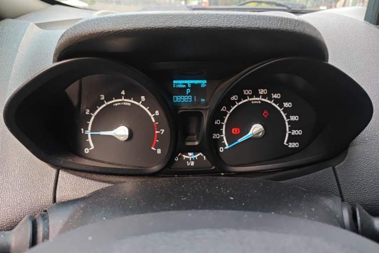 Used Ford EcoSport 2013 1.5L Automatic Fashion Model Instrument Cluster
