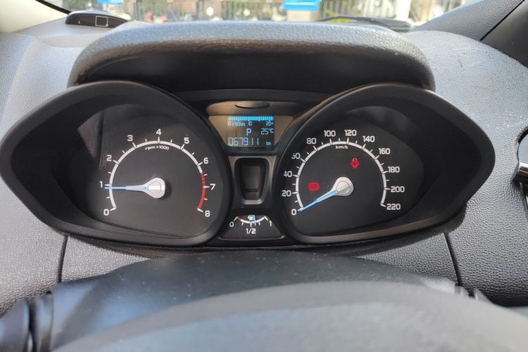 Used Ford EcoSport 2013 1.5L Automatic Fashion Model Instrument Cluster