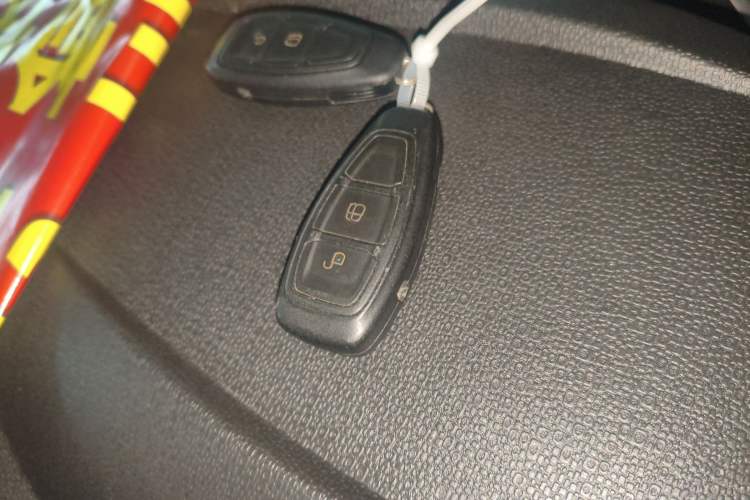 Used Ford EcoSport 2013 1.0L GTDi Manual Luxury Model Interior 1