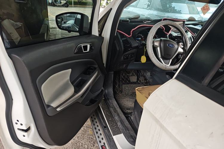 Used Ford EcoSport 2013 1.5L Automatic Fashion Model Interior 3