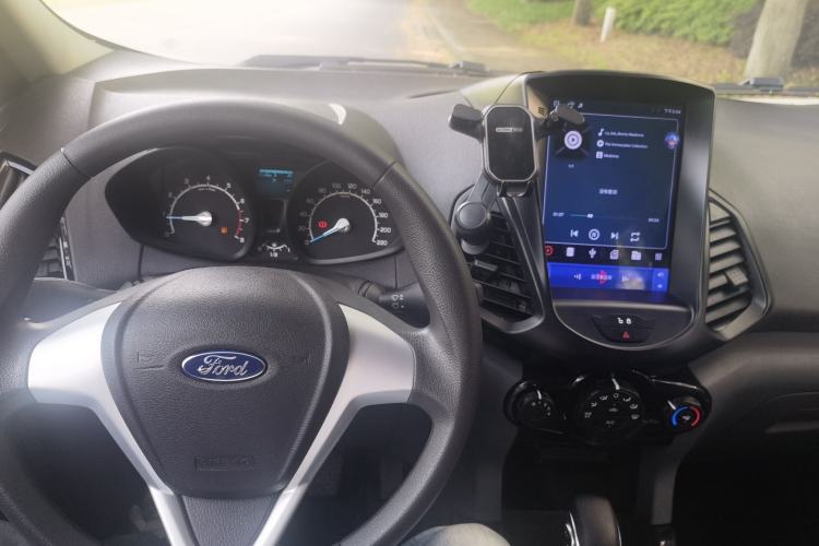 Used Ford EcoSport 2013 1.5L Automatic Fashion Model Interior 4