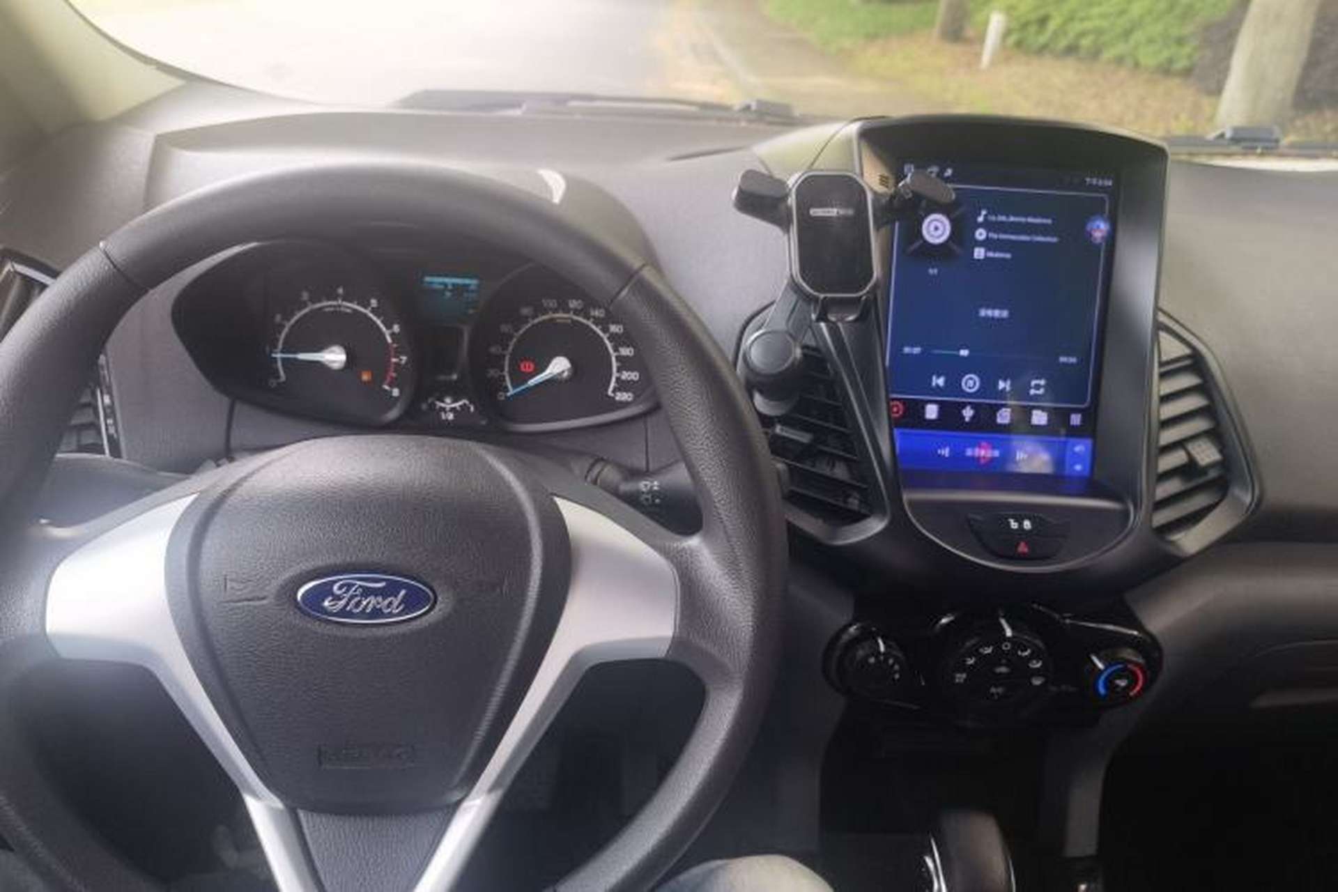 Used Ford EcoSport 2013 1.5L Automatic Fashion Model Interior 4