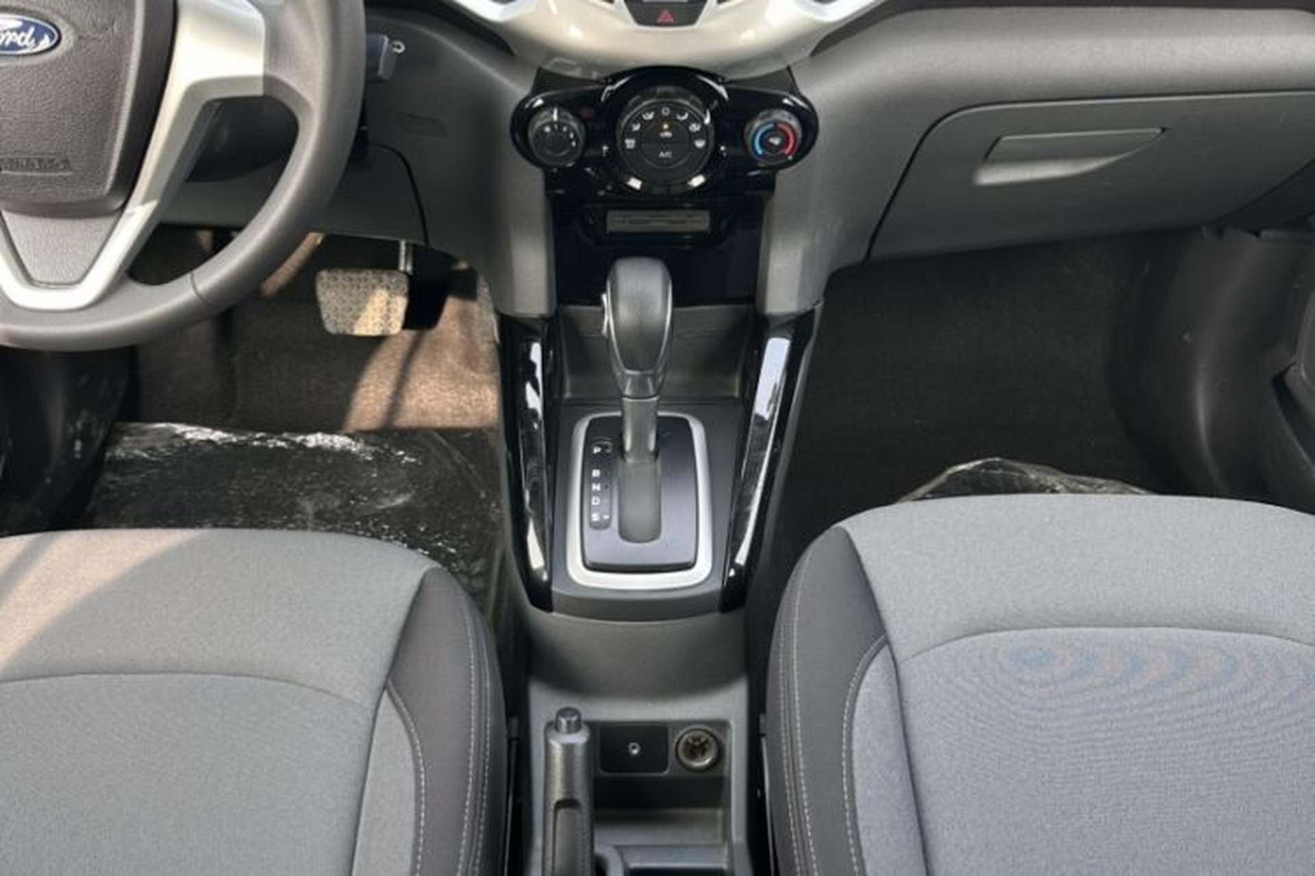 Used Ford EcoSport 2013 1.5L Automatic Fashion Model Interior 5