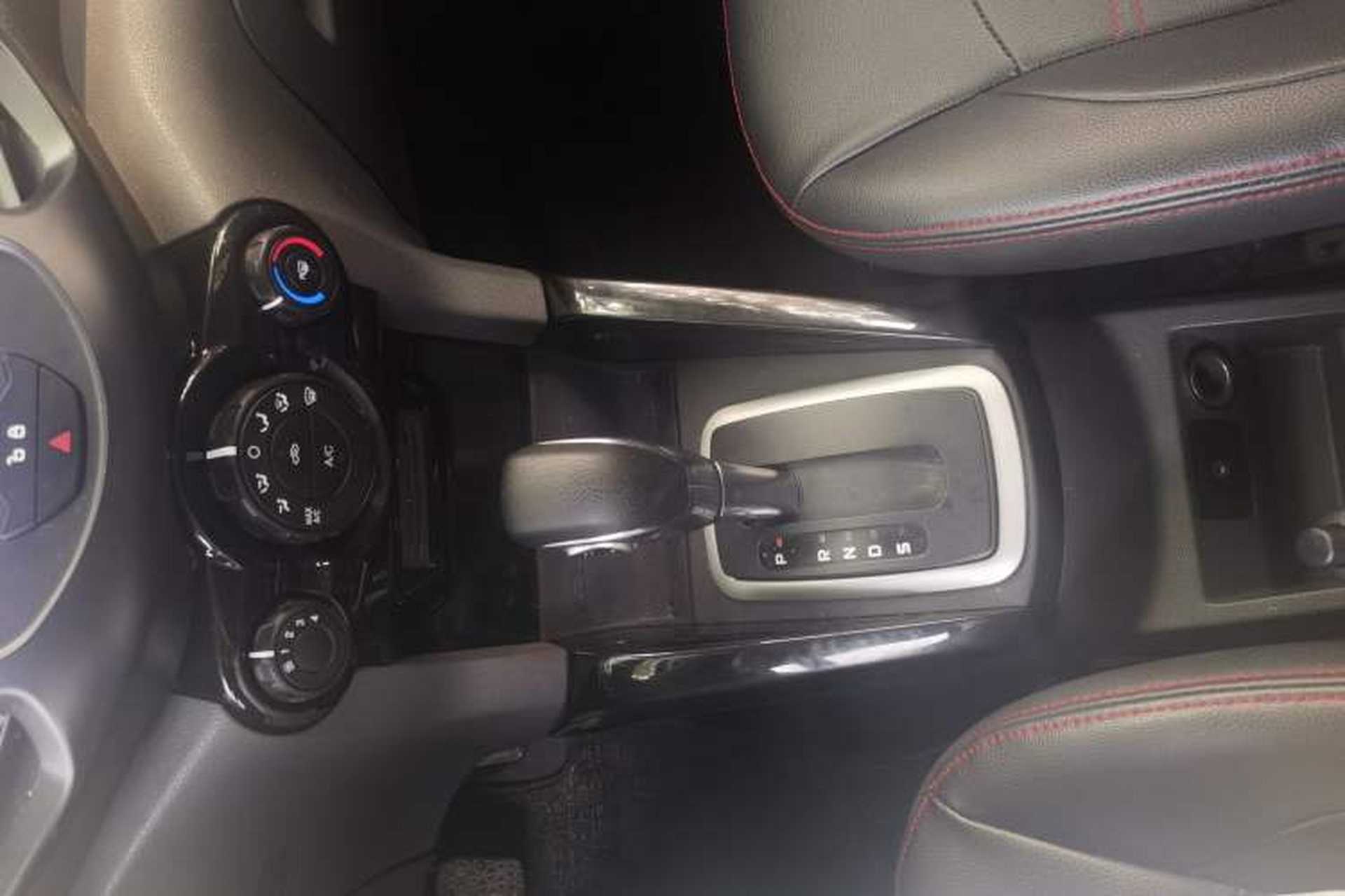 Used Ford EcoSport 2013 1.5L Automatic Fashion Model Interior 7