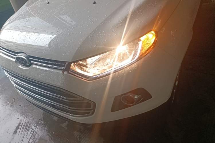 Used Ford EcoSport 2013 1.5L Automatic Prestige Model Left Front Headlight