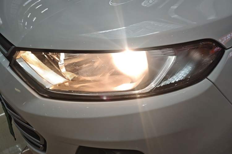 Used Ford EcoSport 2013 1.5L Automatic Fashion Model Left Front Headlight