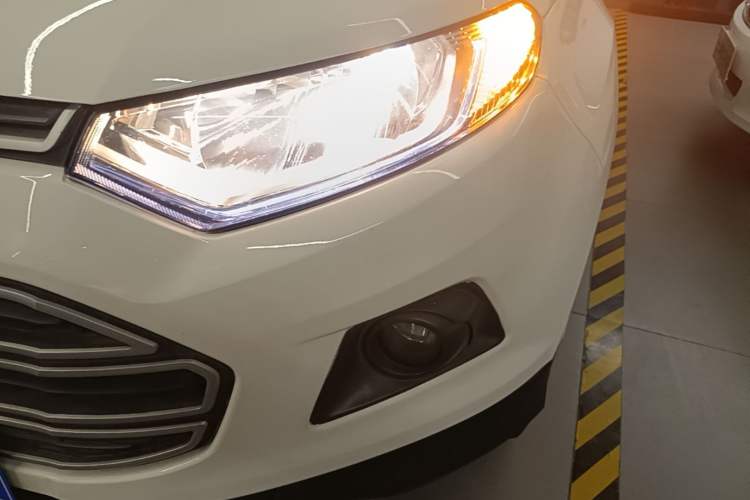 Used Ford EcoSport 2013 1.5L Automatic Fashion Model Left Front Headlight
