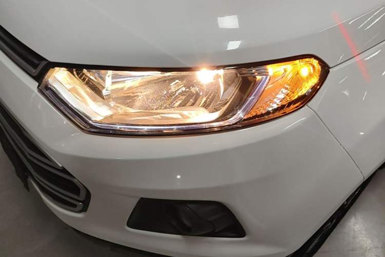 Used Ford EcoSport 2013 1.5L Automatic Fashion Model Left Front Headlight
