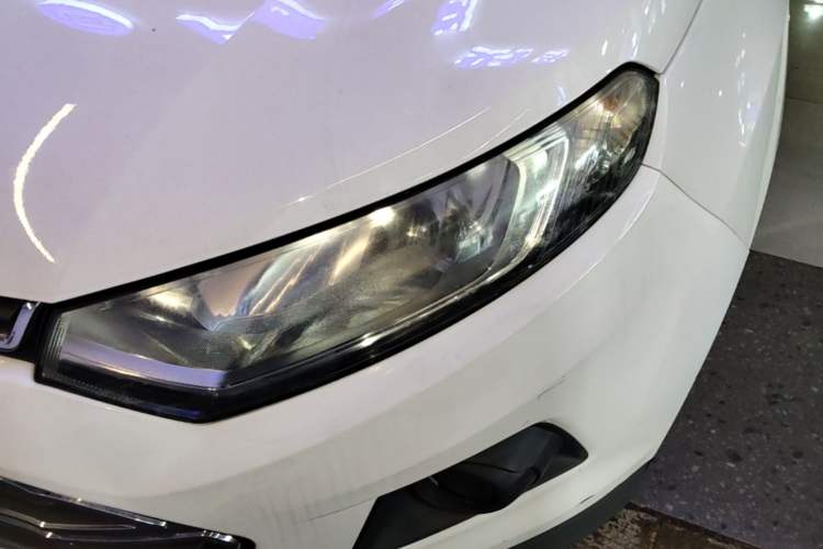 Used Ford EcoSport 2013 1.5L Automatic Prestige Model Left Front Headlight
