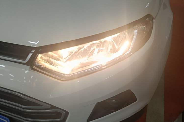 Used Ford EcoSport 2013 1.5L Automatic Fashion Model Left Front Headlight