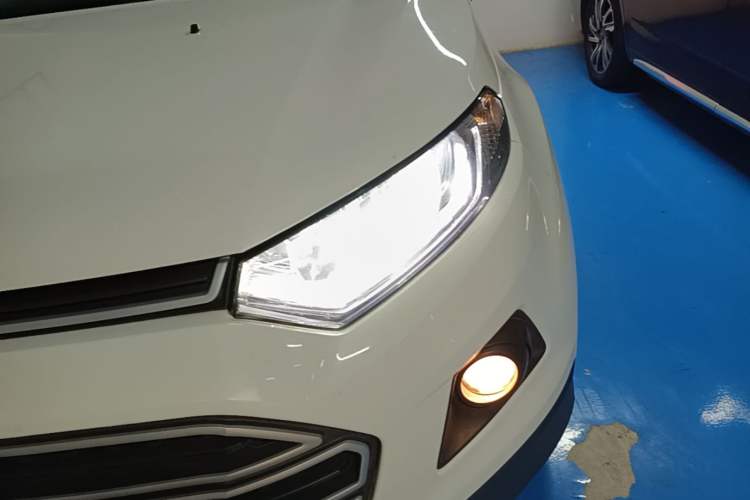 Used Ford EcoSport 2013 1.5L Manual Fashion Model Left Front Headlight