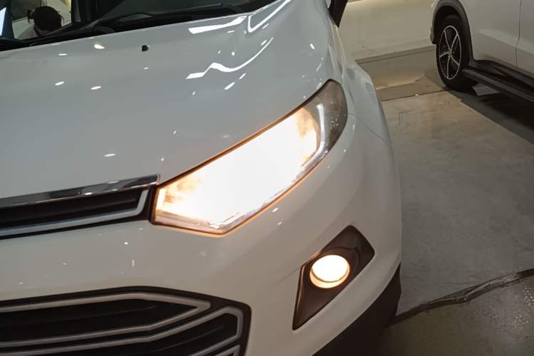 Used Ford EcoSport 2013 1.5L Automatic Fashion Model Left Front Headlight