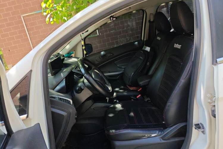 Used Ford EcoSport 2013 1.5L Manual Comfort Model Left Front Seat