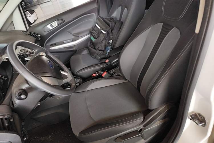 Used Ford EcoSport 2013 1.5L Manual Fashion Model Left Front Seat