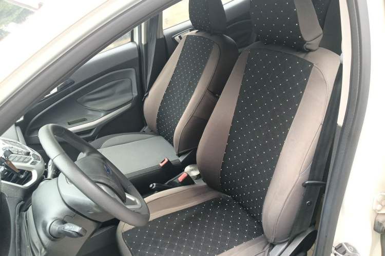 Used Ford EcoSport 2013 1.5L Manual Fashion Model Left Front Seat