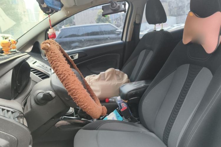 Used Ford EcoSport 2013 1.5L Manual Fashion Model Left Front Seat