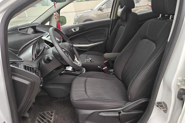 Used Ford EcoSport 2013 1.5L Manual Luxury Model Left Front Seat