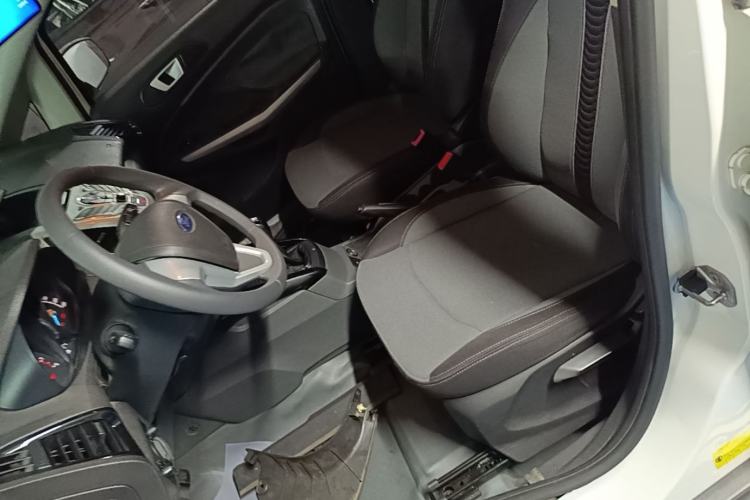 Used Ford EcoSport 2013 1.5L Manual Fashion Model Left Front Seat